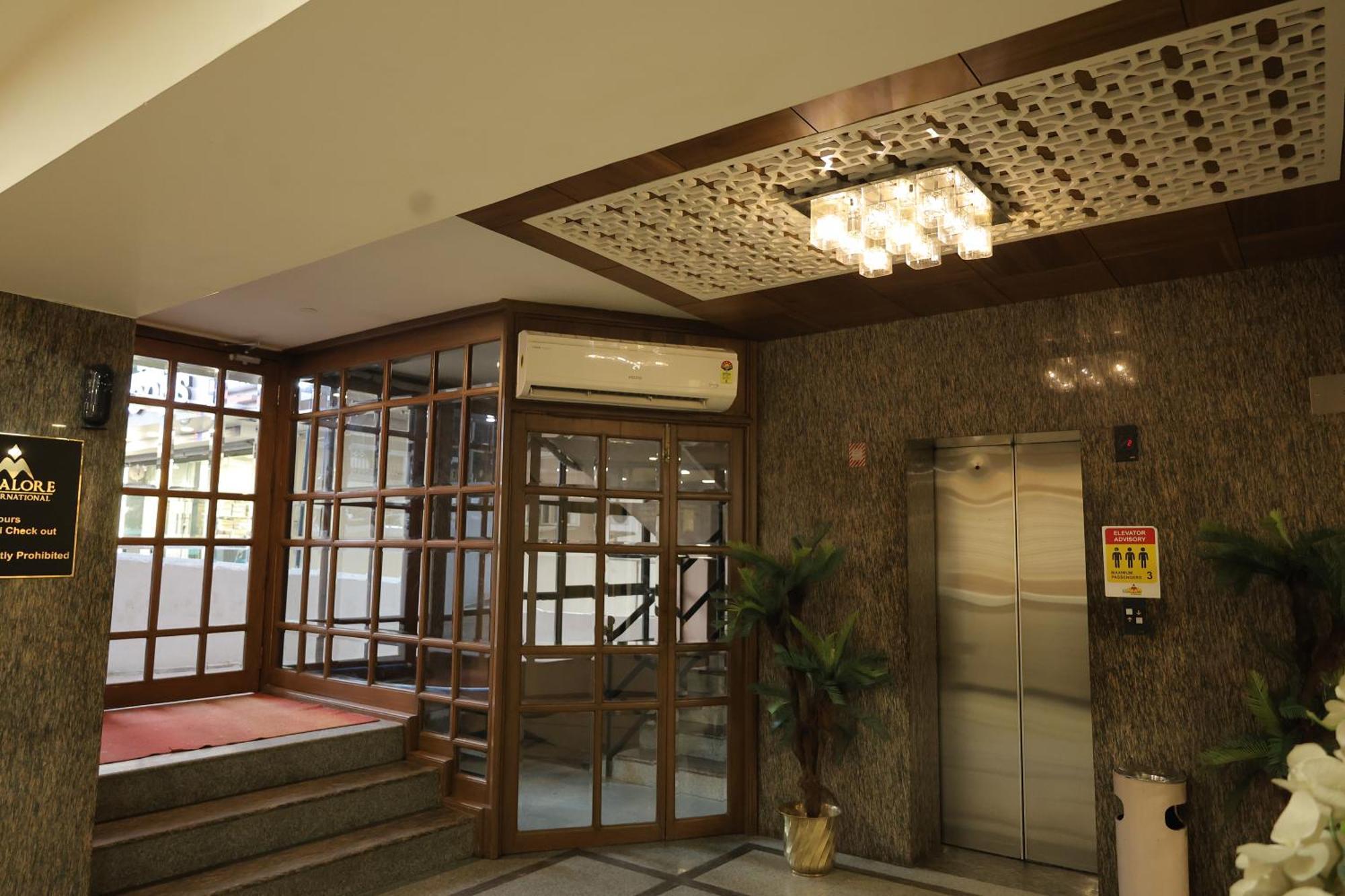 Hotel Mangalore International Экстерьер фото