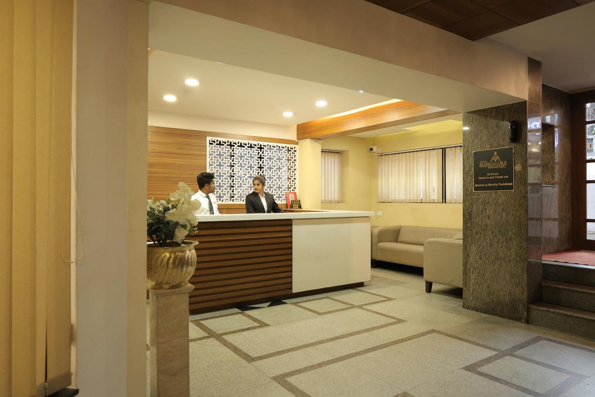 Hotel Mangalore International Экстерьер фото