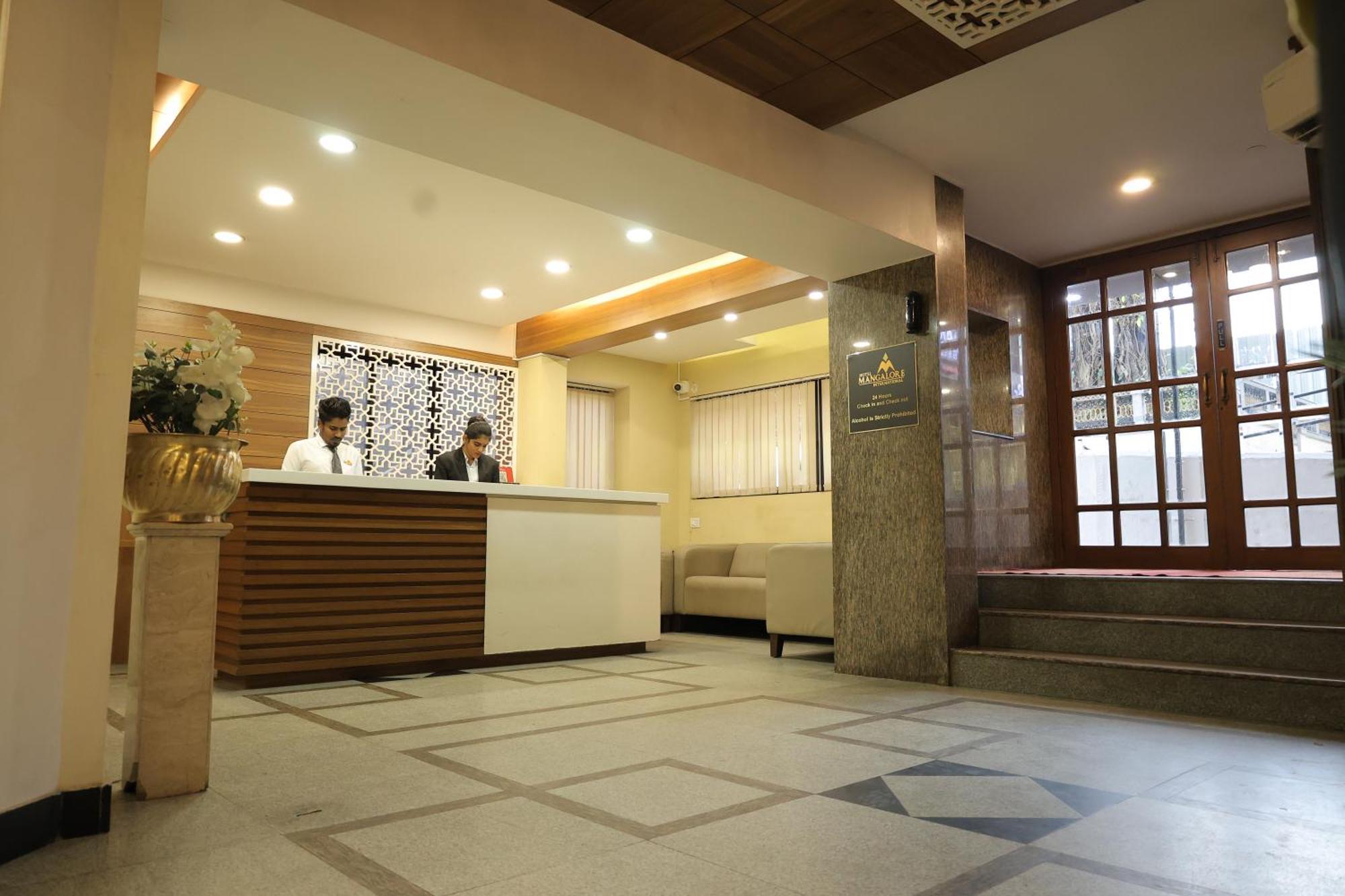 Hotel Mangalore International Экстерьер фото